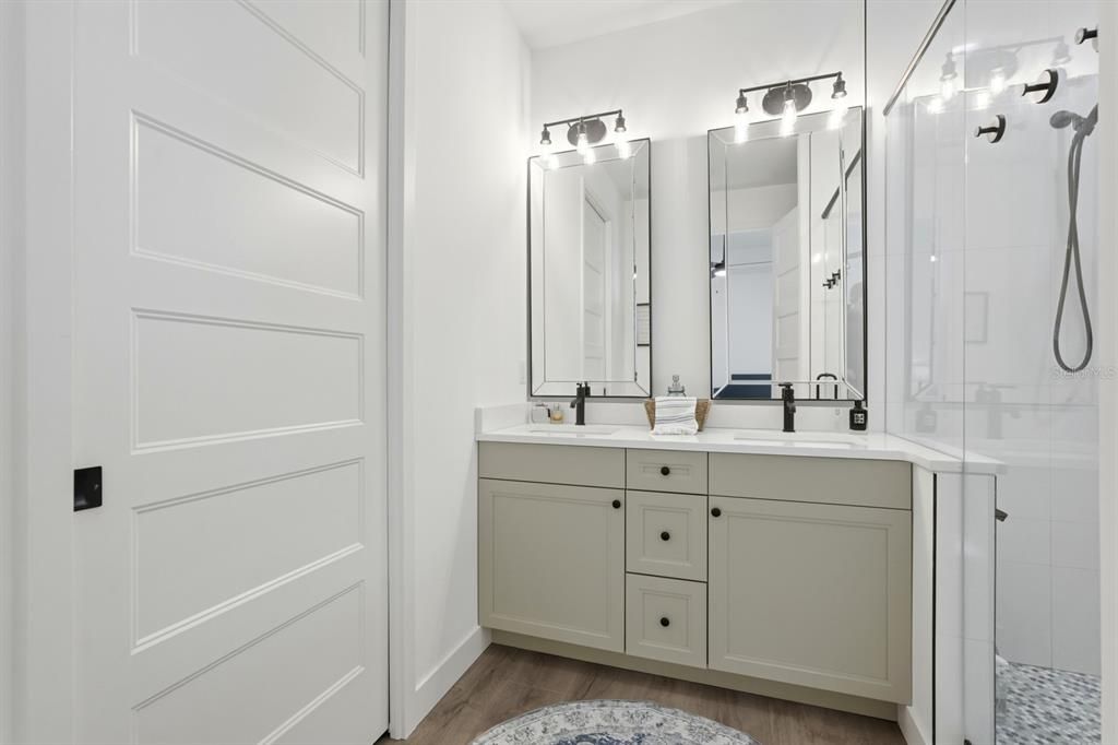 En Venta: $2,499,000 (6 camas, 5 baños, 3706 Pies cuadrados)