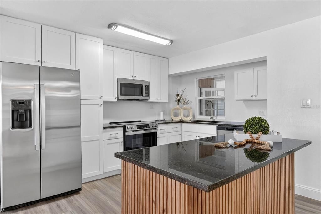 For Sale: $355,000 (3 beds, 2 baths, 1791 Square Feet)