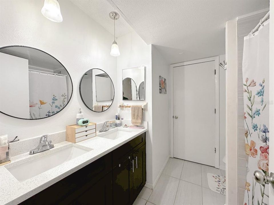 En Venta: $810,000 (6 camas, 3 baños, 3468 Pies cuadrados)