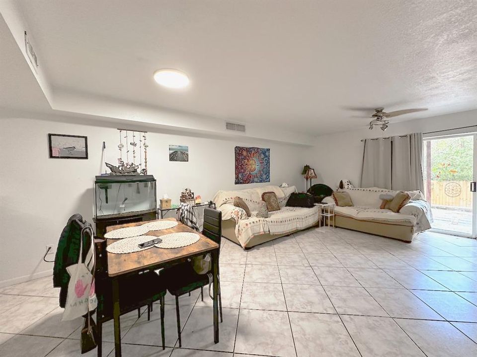 En Venta: $810,000 (6 camas, 3 baños, 3468 Pies cuadrados)