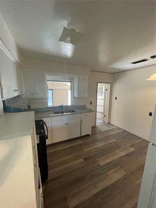 En Venta: $319,900 (4 camas, 0 baños, 1817 Pies cuadrados)