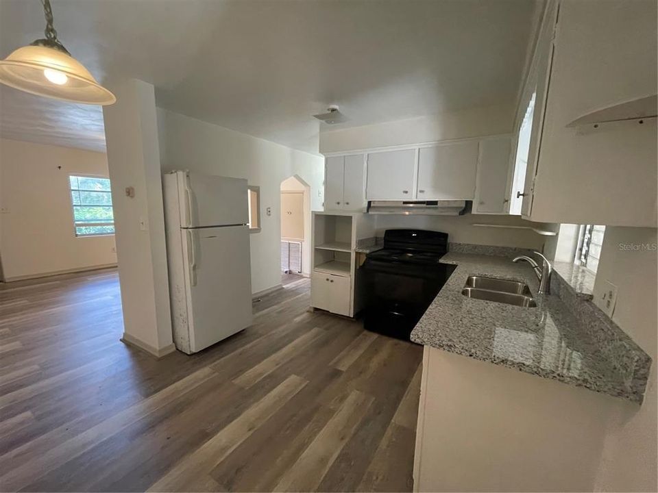 En Venta: $319,900 (4 camas, 0 baños, 1817 Pies cuadrados)