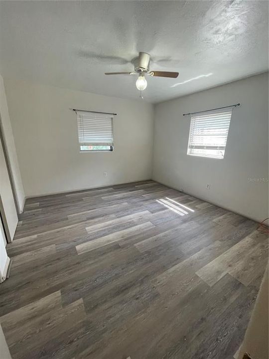 En Venta: $319,900 (4 camas, 0 baños, 1817 Pies cuadrados)