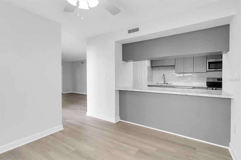 На продажу: $349,900 (3 спален, 2 ванн, 1300 Квадратных фут)