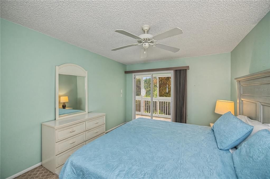 For Sale: $80,000 (2 beds, 1 baths, 987 Square Feet)
