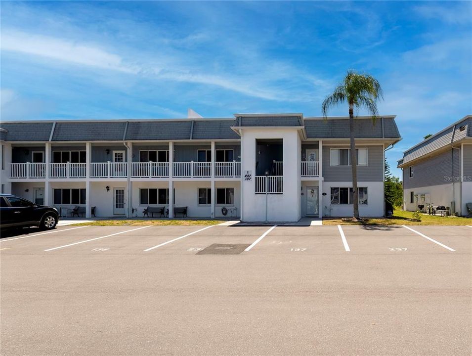 For Sale: $80,000 (2 beds, 1 baths, 987 Square Feet)