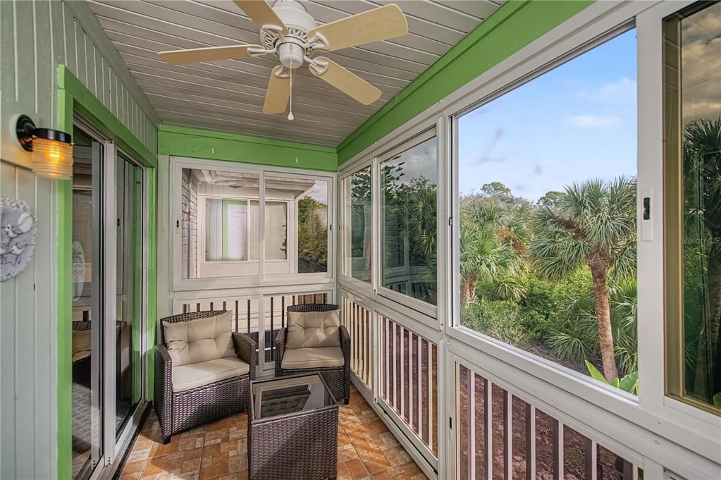 For Sale: $80,000 (2 beds, 1 baths, 987 Square Feet)