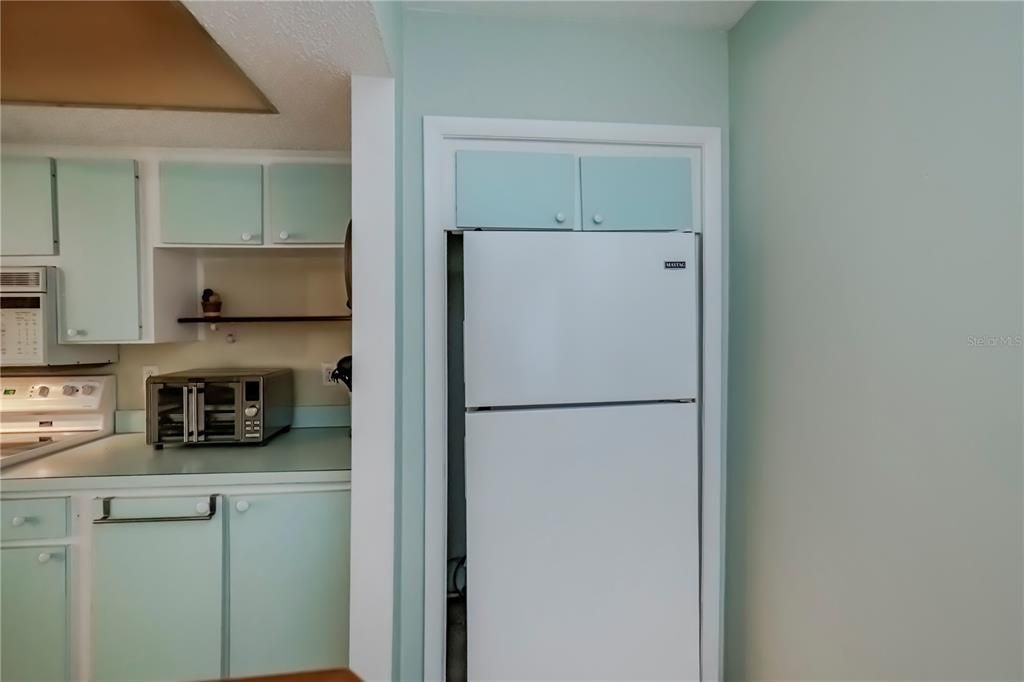 For Sale: $80,000 (2 beds, 1 baths, 987 Square Feet)