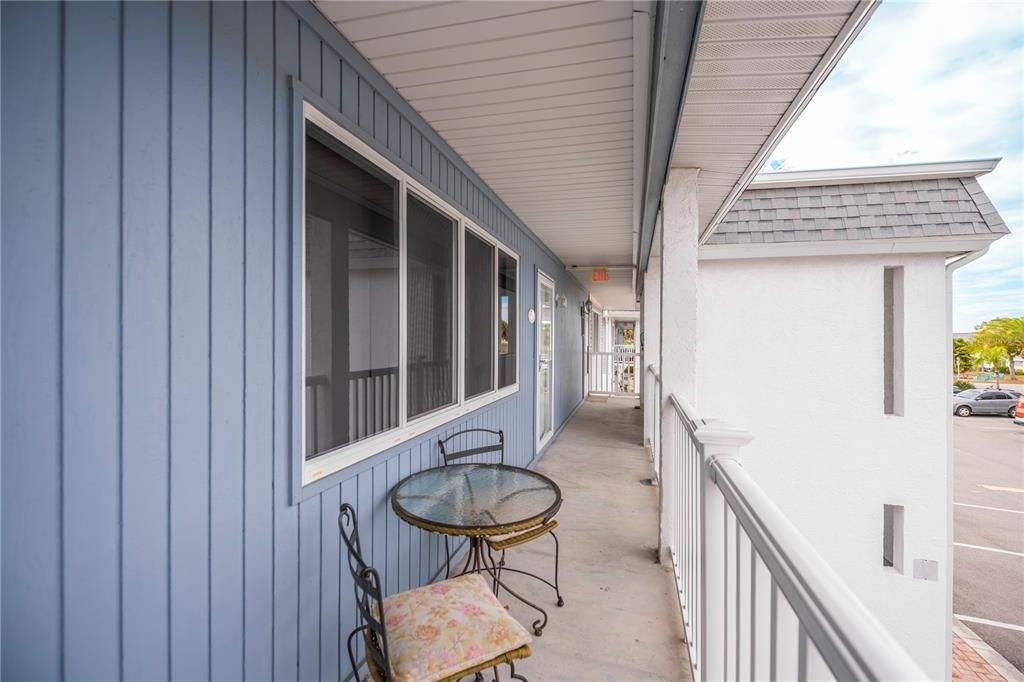 For Sale: $80,000 (2 beds, 1 baths, 987 Square Feet)