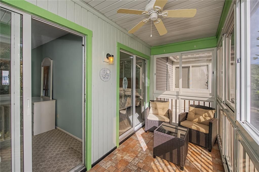 For Sale: $80,000 (2 beds, 1 baths, 987 Square Feet)