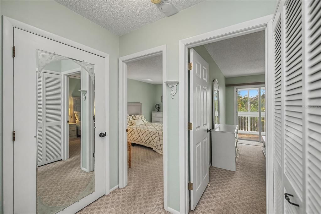 For Sale: $80,000 (2 beds, 1 baths, 987 Square Feet)