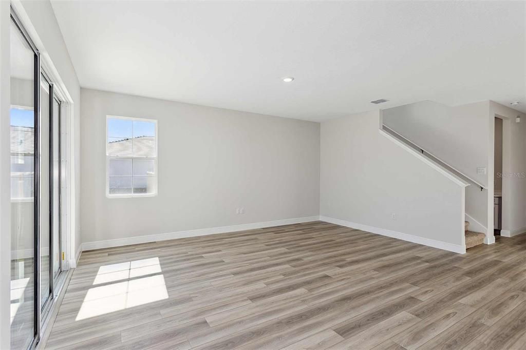 Active With Contract: $549,990 (5 beds, 3 baths, 3183 Square Feet)