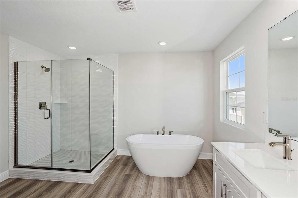 Active With Contract: $549,990 (5 beds, 3 baths, 3183 Square Feet)