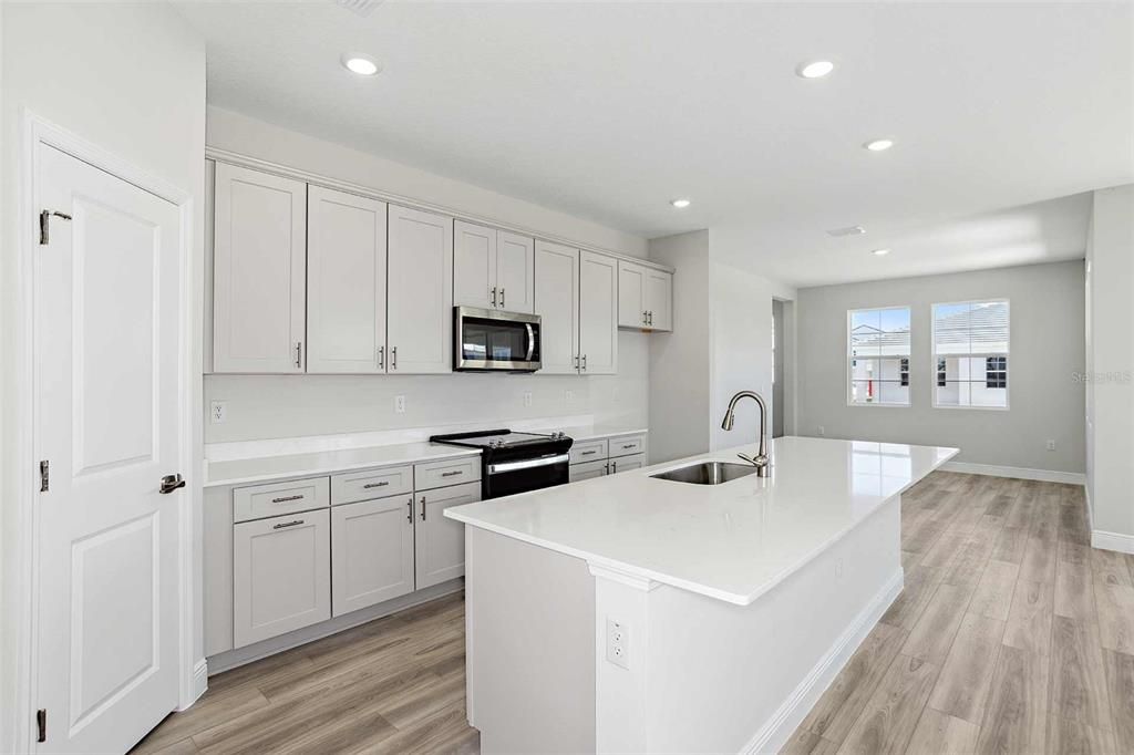 Active With Contract: $549,990 (5 beds, 3 baths, 3183 Square Feet)