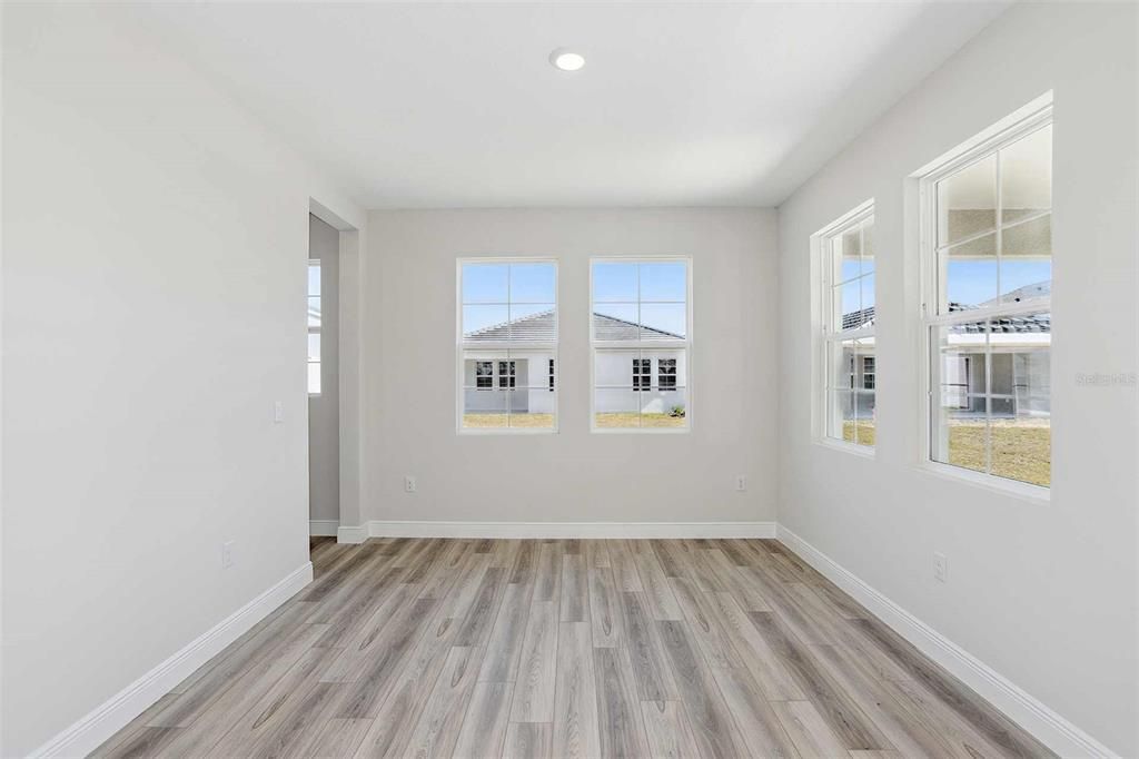 Active With Contract: $549,990 (5 beds, 3 baths, 3183 Square Feet)