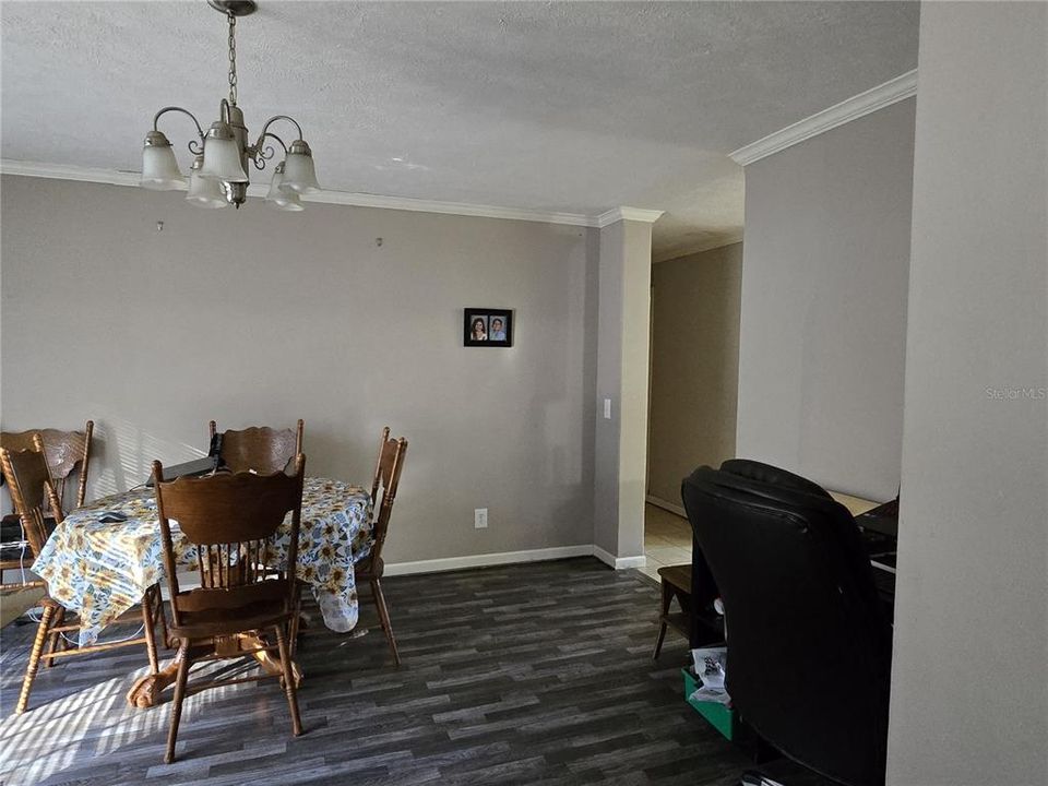 For Sale: $198,000 (3 beds, 3 baths, 2356 Square Feet)