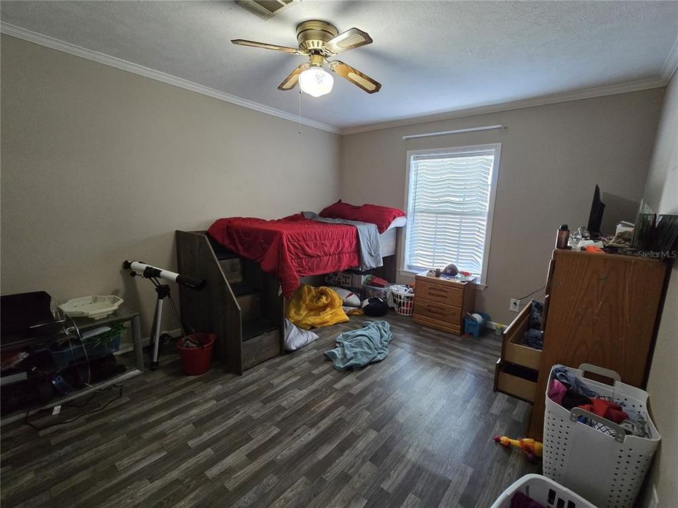 For Sale: $198,000 (3 beds, 3 baths, 2356 Square Feet)