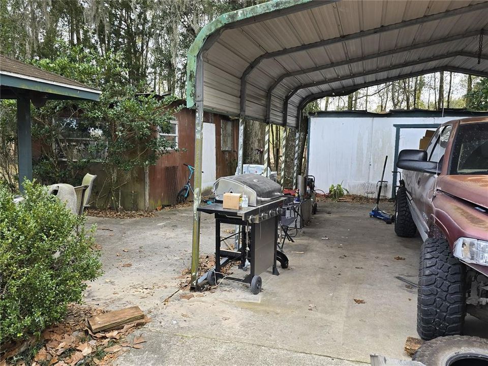 For Sale: $198,000 (3 beds, 3 baths, 2356 Square Feet)