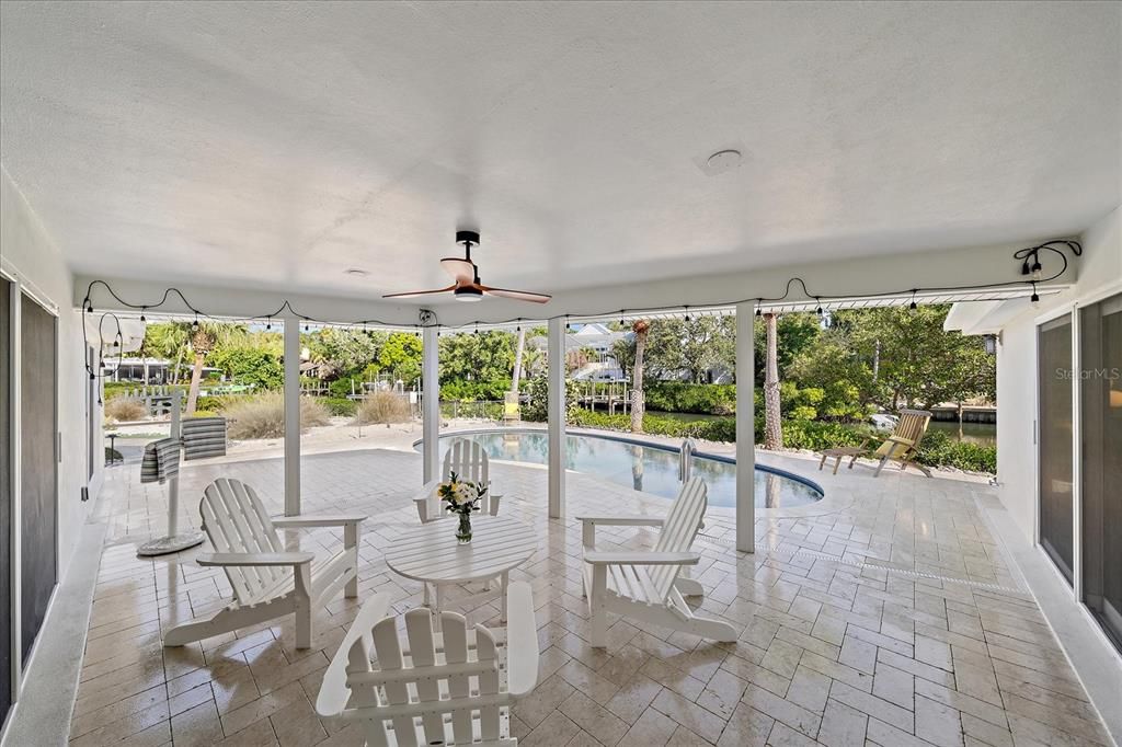 For Sale: $1,995,000 (3 beds, 2 baths, 2233 Square Feet)