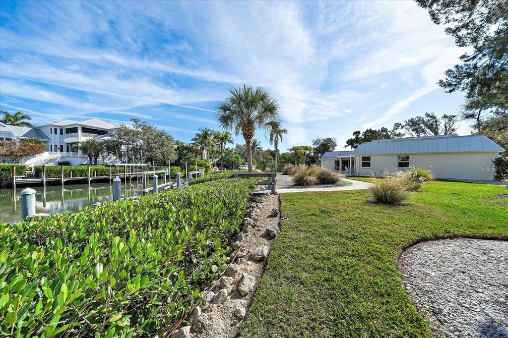 For Sale: $1,995,000 (3 beds, 2 baths, 2233 Square Feet)