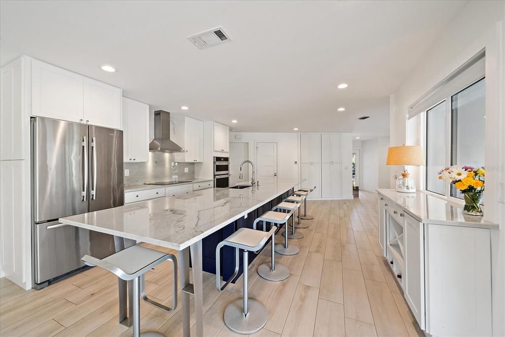 For Sale: $1,995,000 (3 beds, 2 baths, 2233 Square Feet)