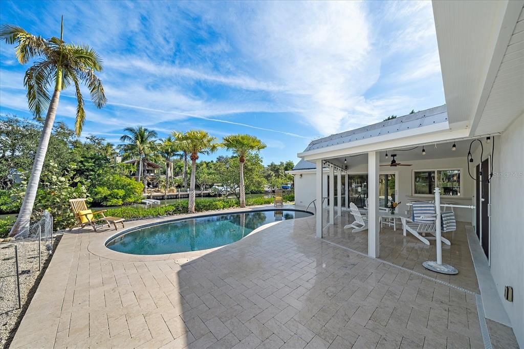 For Sale: $1,995,000 (3 beds, 2 baths, 2233 Square Feet)