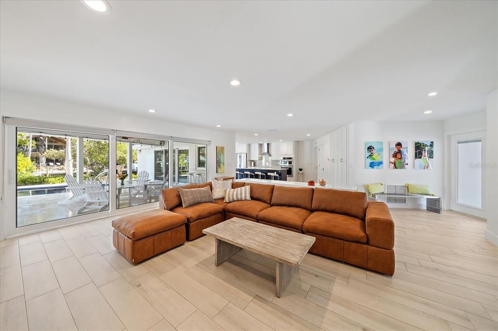 For Sale: $1,995,000 (3 beds, 2 baths, 2233 Square Feet)