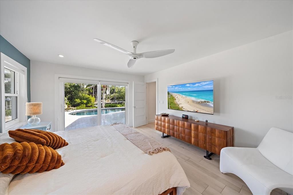 For Sale: $1,995,000 (3 beds, 2 baths, 2233 Square Feet)