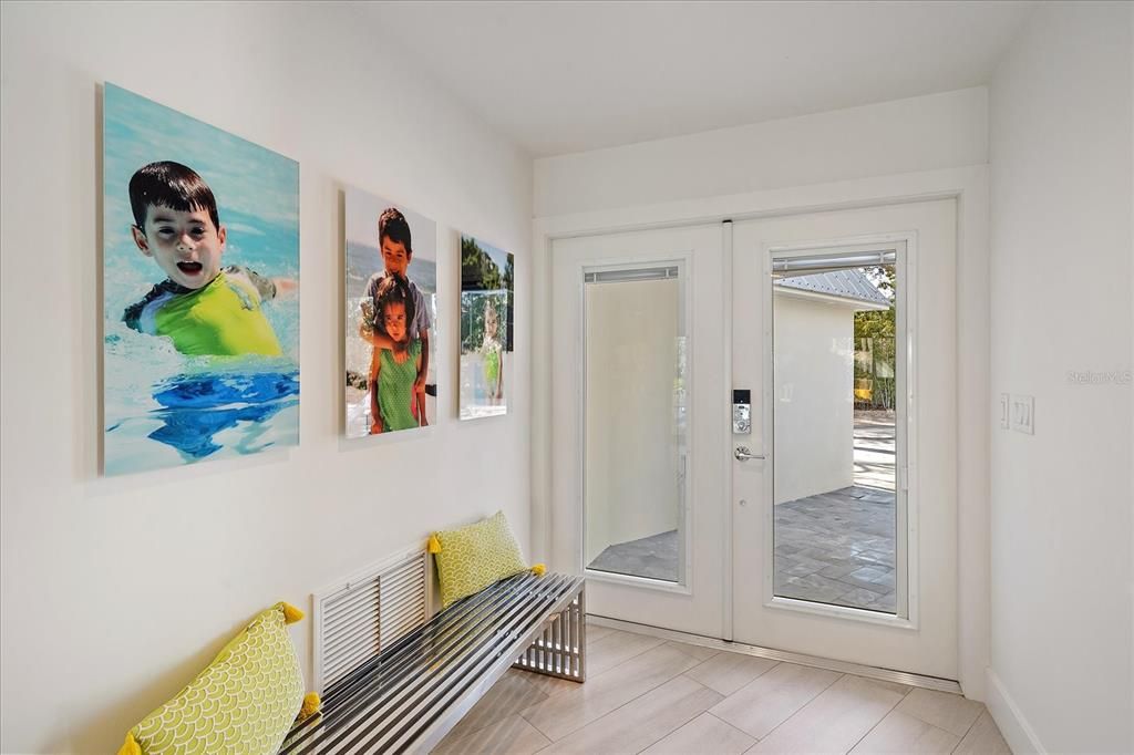 For Sale: $1,995,000 (3 beds, 2 baths, 2233 Square Feet)