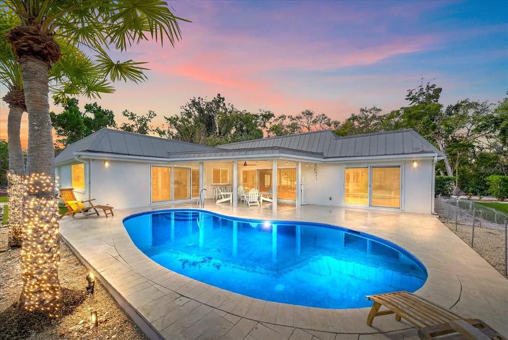 For Sale: $1,995,000 (3 beds, 2 baths, 2233 Square Feet)
