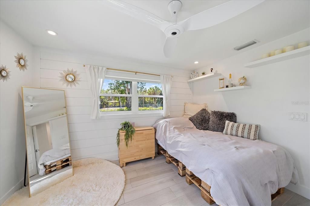 For Sale: $1,995,000 (3 beds, 2 baths, 2233 Square Feet)