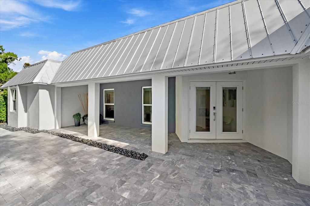 For Sale: $1,995,000 (3 beds, 2 baths, 2233 Square Feet)
