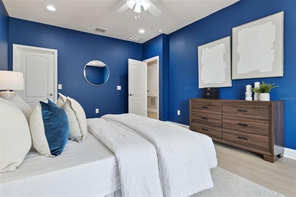 For Sale: $2,175,000 (5 beds, 5 baths, 4139 Square Feet)