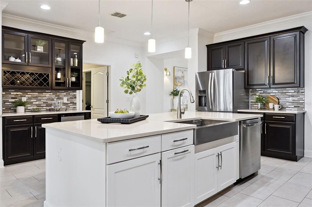For Sale: $2,175,000 (5 beds, 5 baths, 4139 Square Feet)