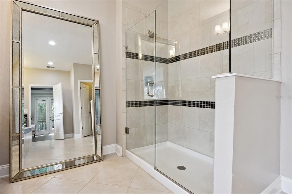 For Sale: $2,175,000 (5 beds, 5 baths, 4139 Square Feet)