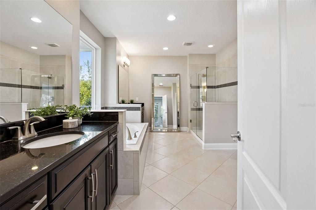 For Sale: $2,175,000 (5 beds, 5 baths, 4139 Square Feet)