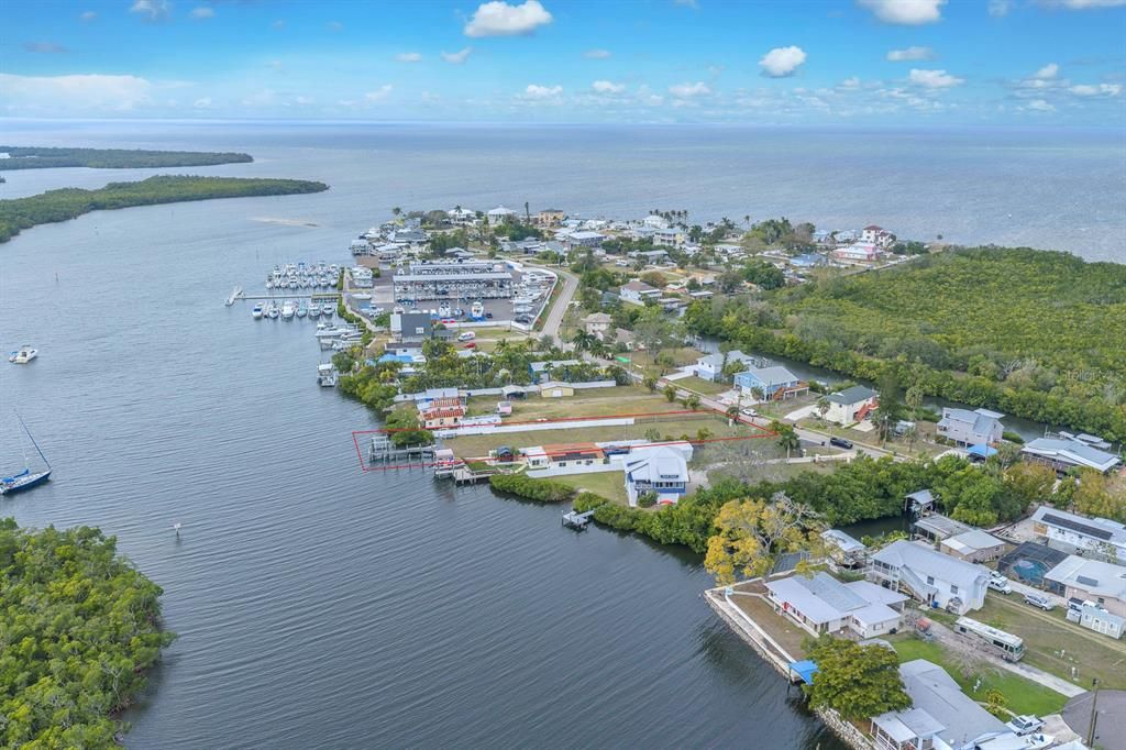 待售: $575,000 (0.32 acres)