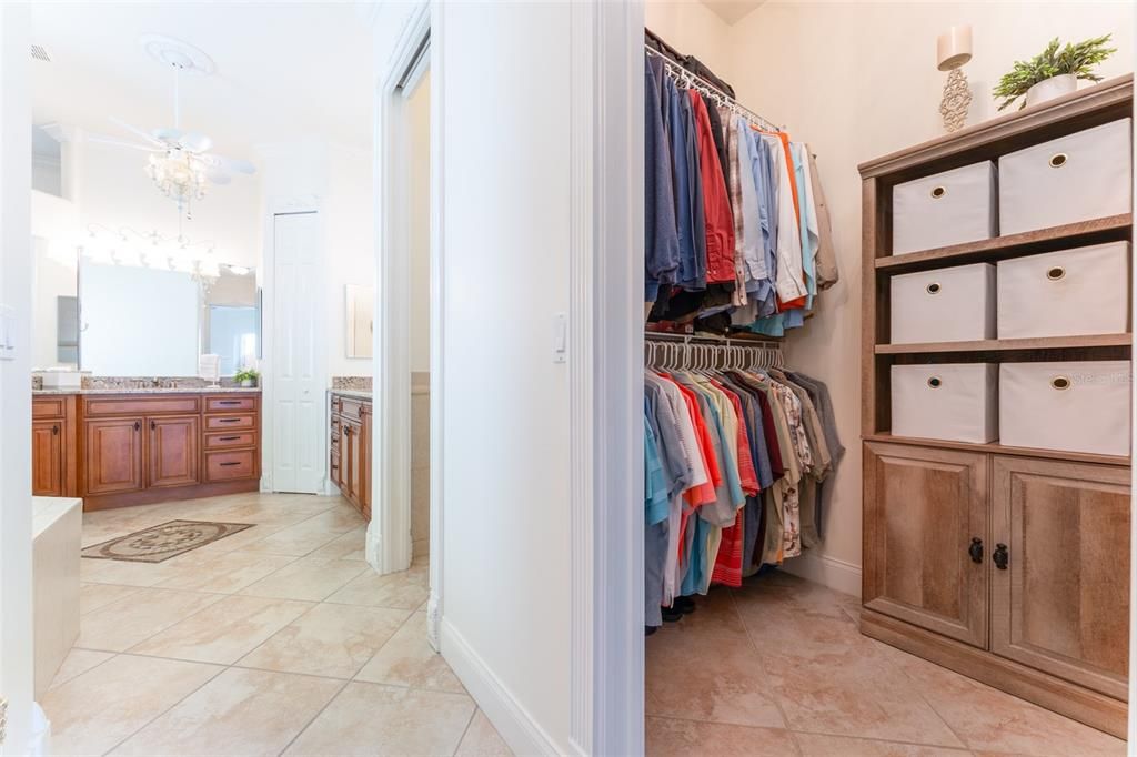For Sale: $1,300,000 (4 beds, 4 baths, 3558 Square Feet)