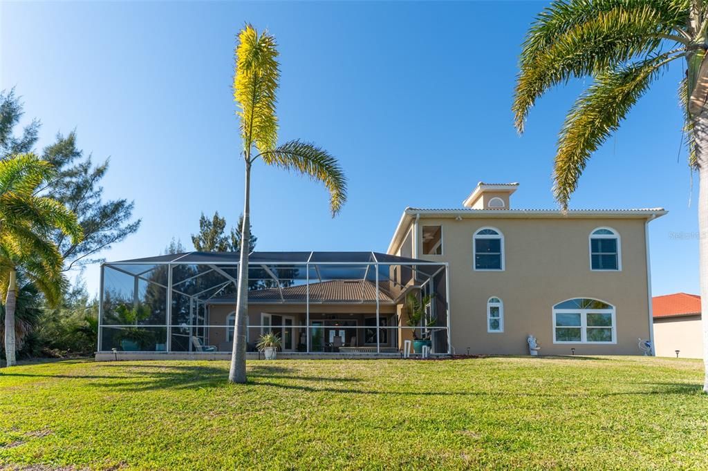 For Sale: $1,300,000 (4 beds, 4 baths, 3558 Square Feet)
