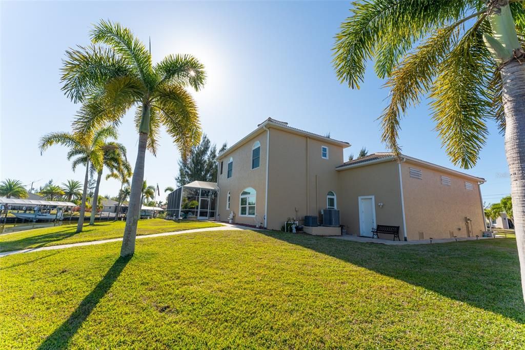 For Sale: $1,300,000 (4 beds, 4 baths, 3558 Square Feet)