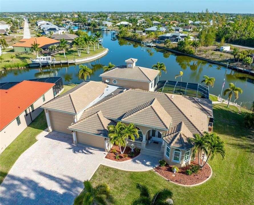 For Sale: $1,300,000 (4 beds, 4 baths, 3558 Square Feet)