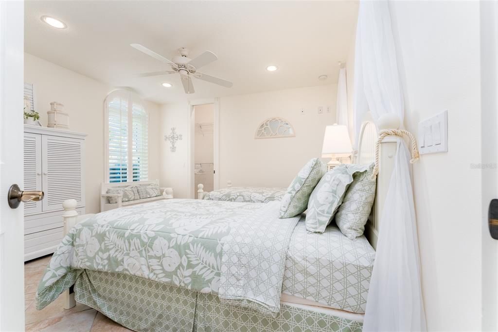 For Sale: $1,300,000 (4 beds, 4 baths, 3558 Square Feet)