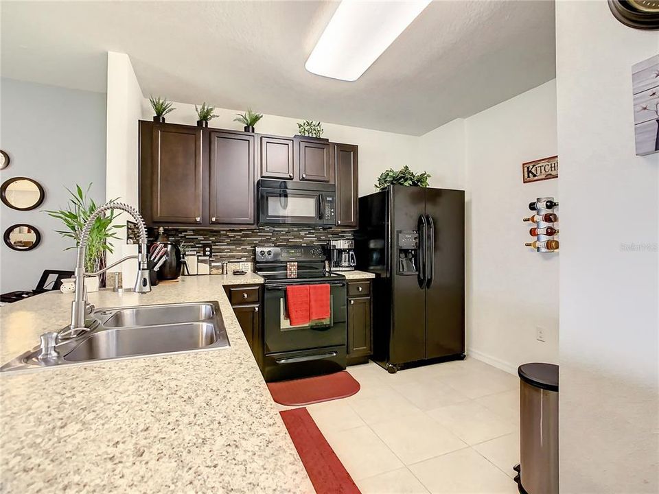 Activo con contrato: $1,850 (3 camas, 2 baños, 1507 Pies cuadrados)
