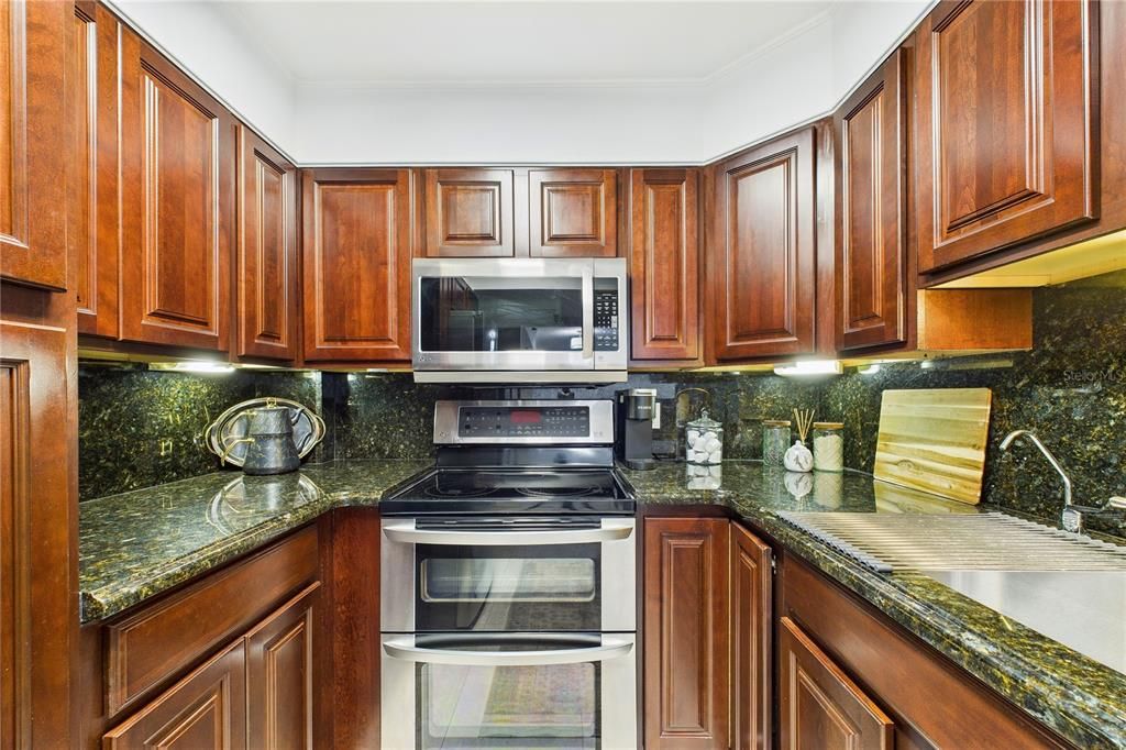 В аренду: $2,800 (2 спален, 2 ванн, 1090 Квадратных фут)