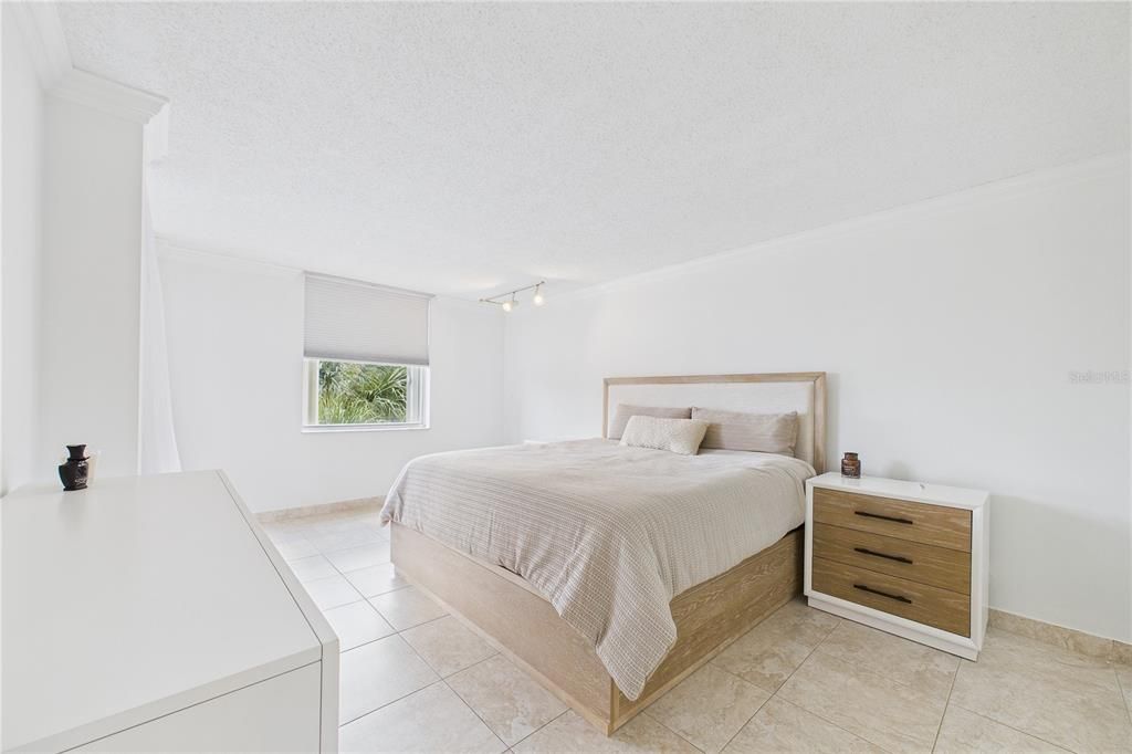 В аренду: $2,800 (2 спален, 2 ванн, 1090 Квадратных фут)