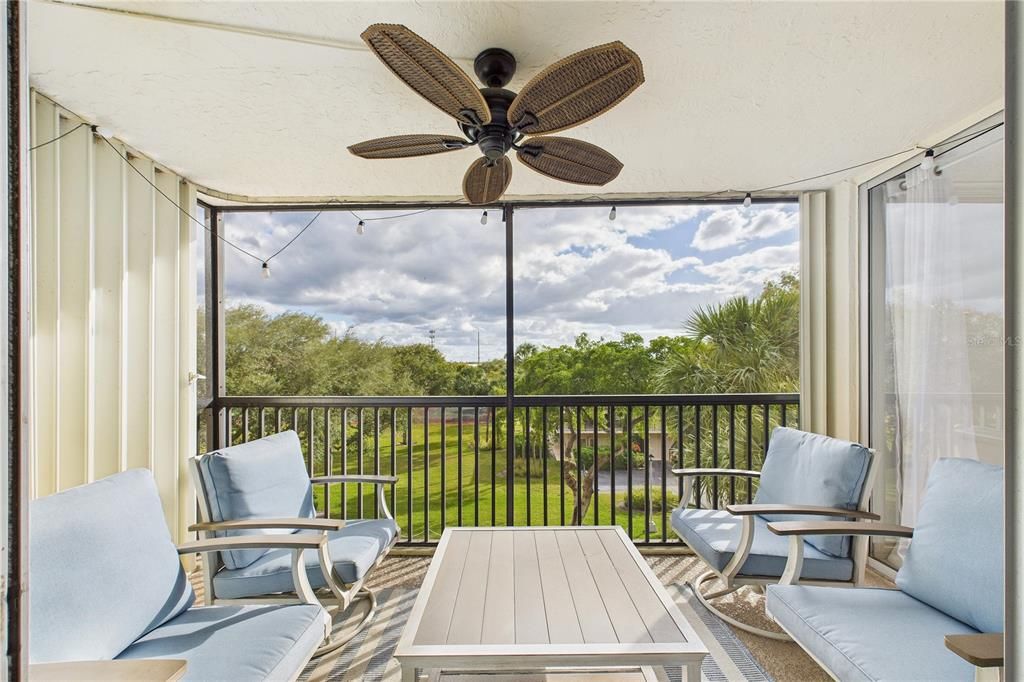 В аренду: $2,800 (2 спален, 2 ванн, 1090 Квадратных фут)