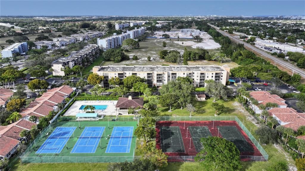 В аренду: $2,800 (2 спален, 2 ванн, 1090 Квадратных фут)