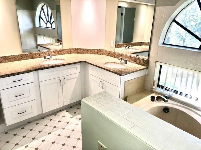 For Rent: $2,299 (2 beds, 2 baths, 1460 Square Feet)