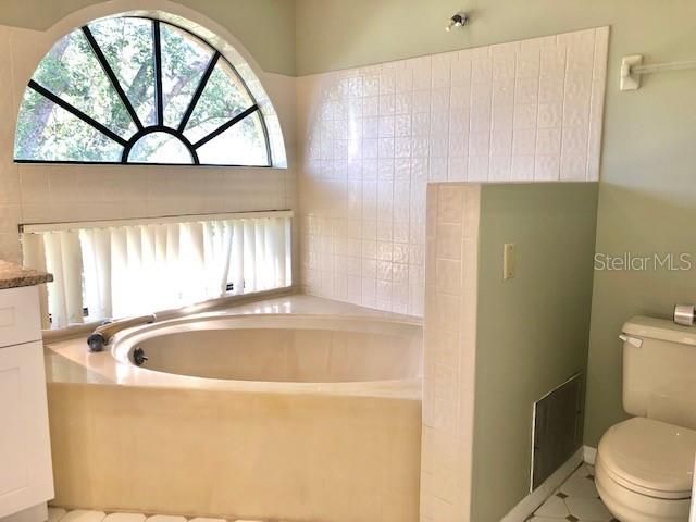 For Rent: $2,299 (2 beds, 2 baths, 1460 Square Feet)