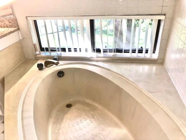 For Rent: $2,299 (2 beds, 2 baths, 1460 Square Feet)